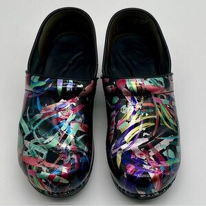 Dansko Womens Paint Splash Colorful Leather Slip On Comfort Clogs